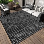 Black and white outdoor weather-resistant rug 